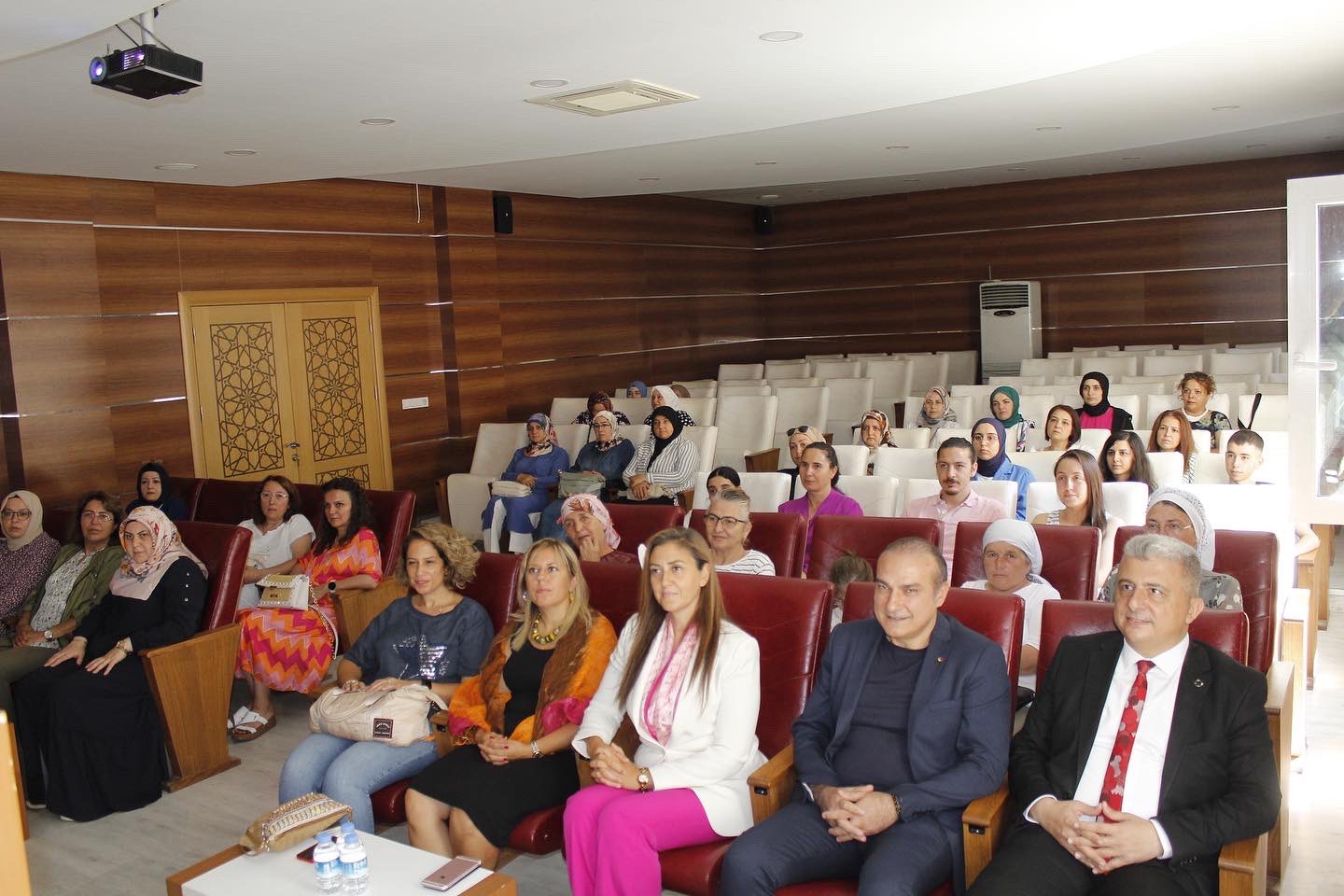 Birlik Müdürümüz Mustafa Örgüt; Kadın Girişimcilere ve Kadın Kooperatiflerine Yönelik Düzenlenen “Dijital Pazarlama, Markalaşma ve Girişimcilik Eğitimi” nin Açılışına Katıldı